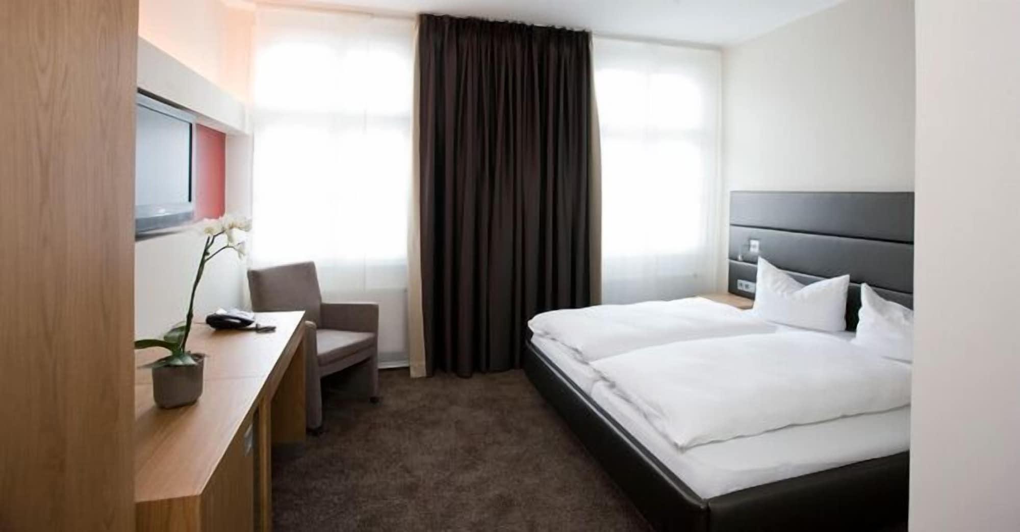 זולינגן Hotel Graefrather Hof מראה חיצוני תמונה