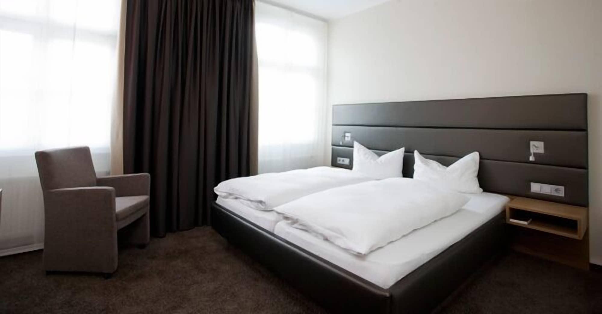 זולינגן Hotel Graefrather Hof מראה חיצוני תמונה