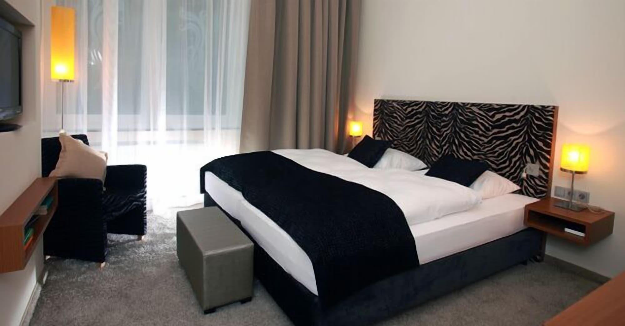 זולינגן Hotel Graefrather Hof מראה חיצוני תמונה