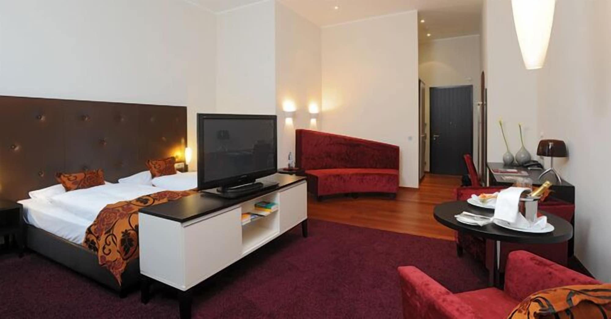 זולינגן Hotel Graefrather Hof מראה חיצוני תמונה