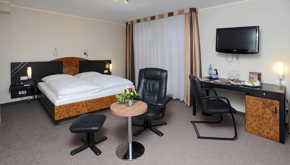 זולינגן Hotel Graefrather Hof מראה חיצוני תמונה