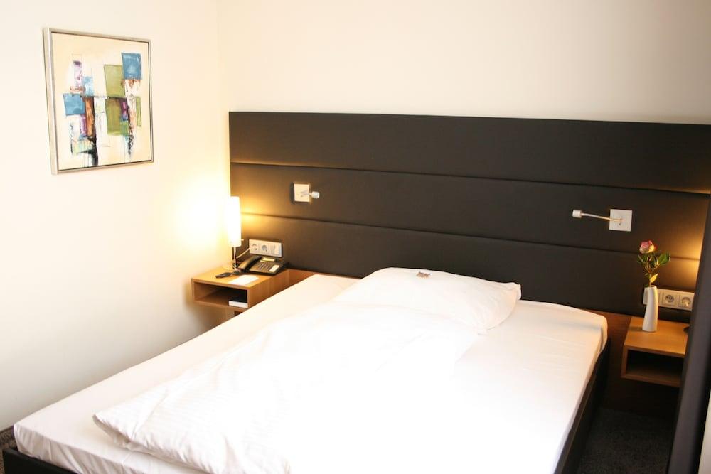 זולינגן Hotel Graefrather Hof מראה חיצוני תמונה