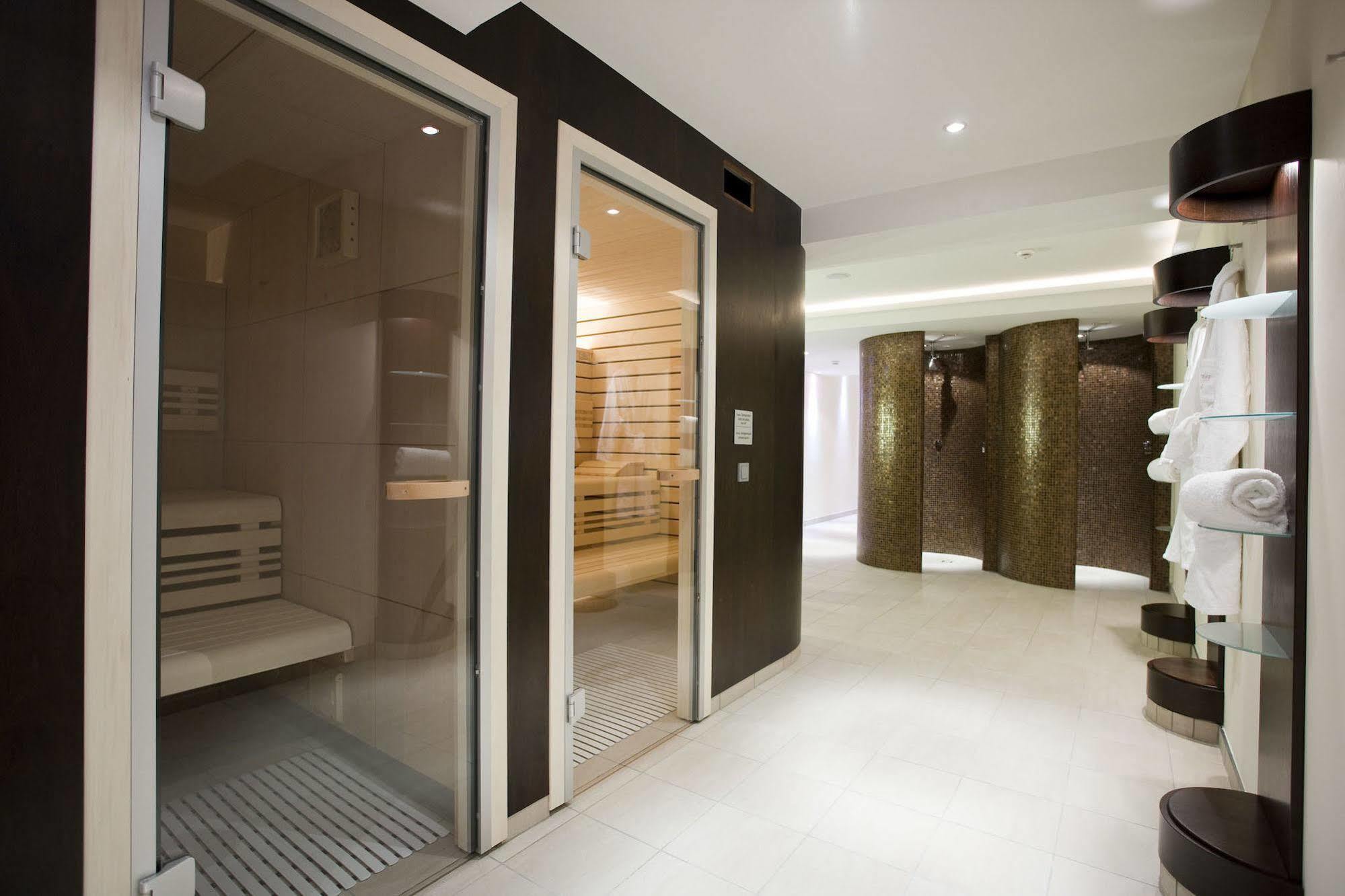 זולינגן Hotel Graefrather Hof מתקנים תמונה